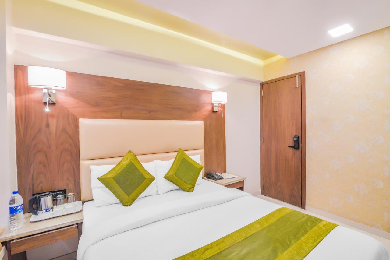 Oxford Hotel Powai ムンバイ エクステリア 写真
