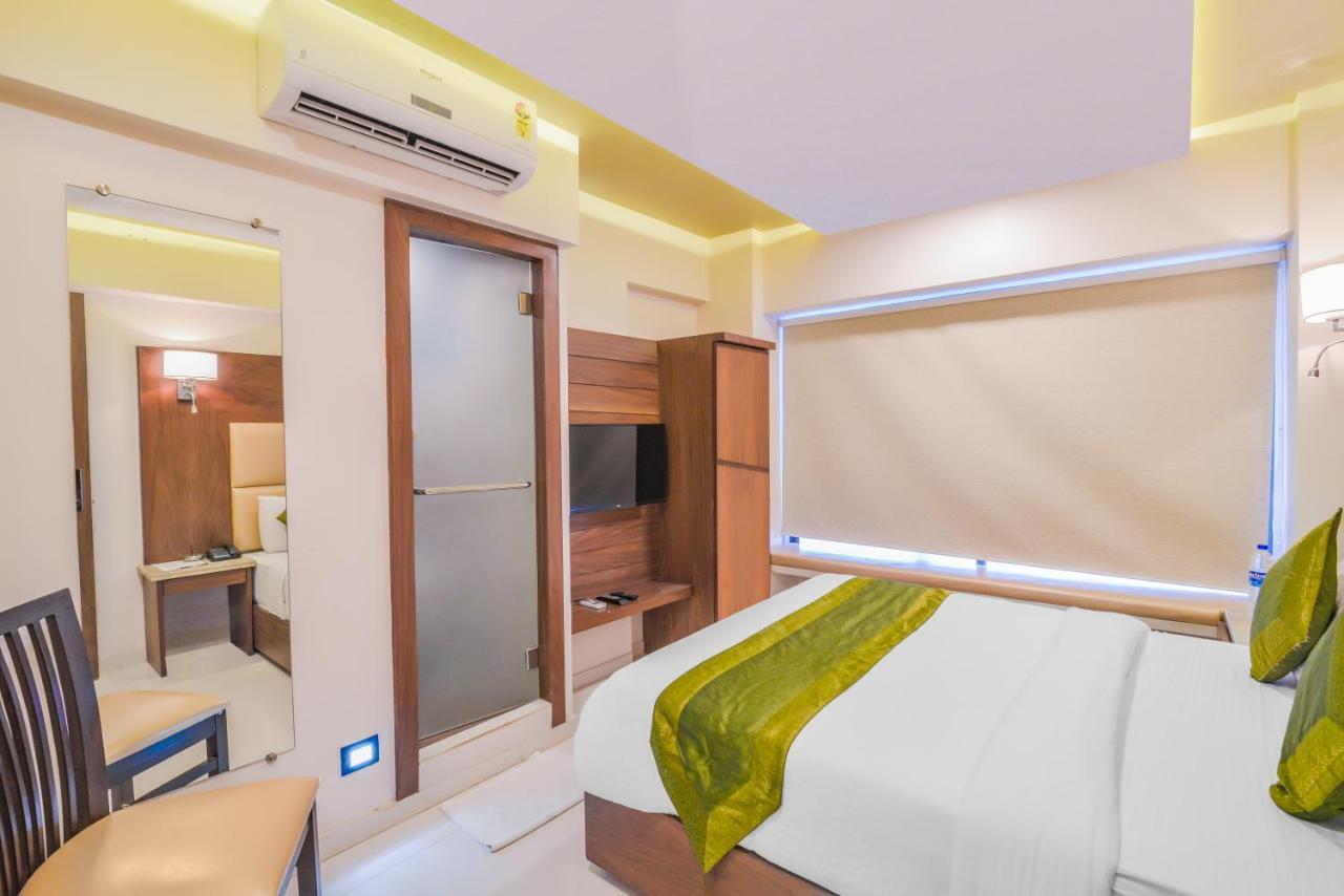 Oxford Hotel Powai ムンバイ エクステリア 写真