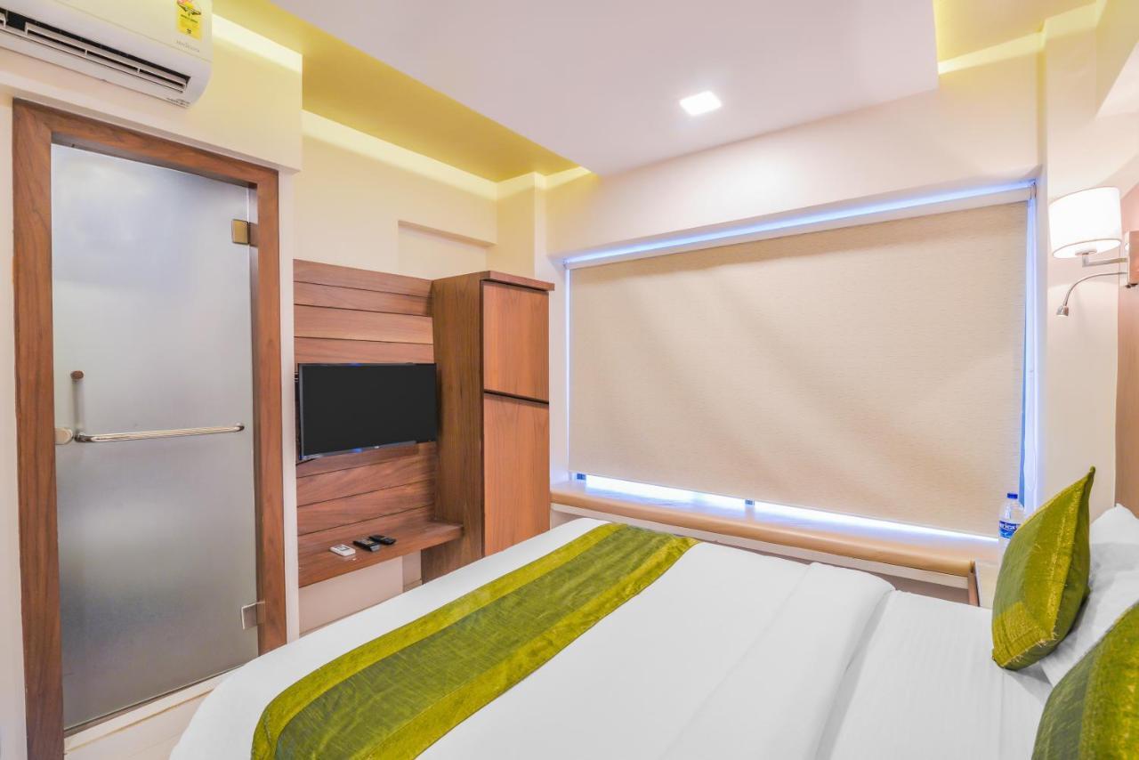 Oxford Hotel Powai ムンバイ エクステリア 写真