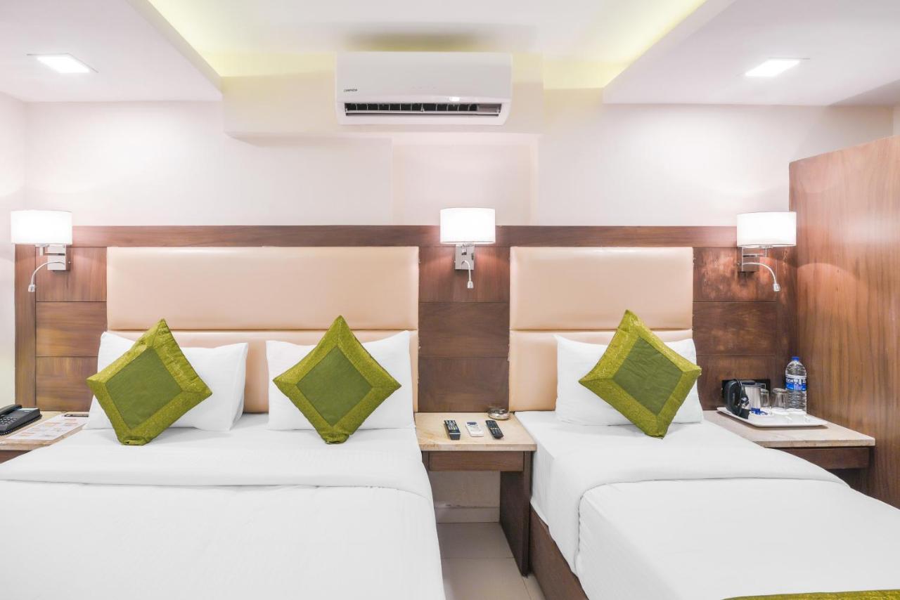 Oxford Hotel Powai ムンバイ エクステリア 写真