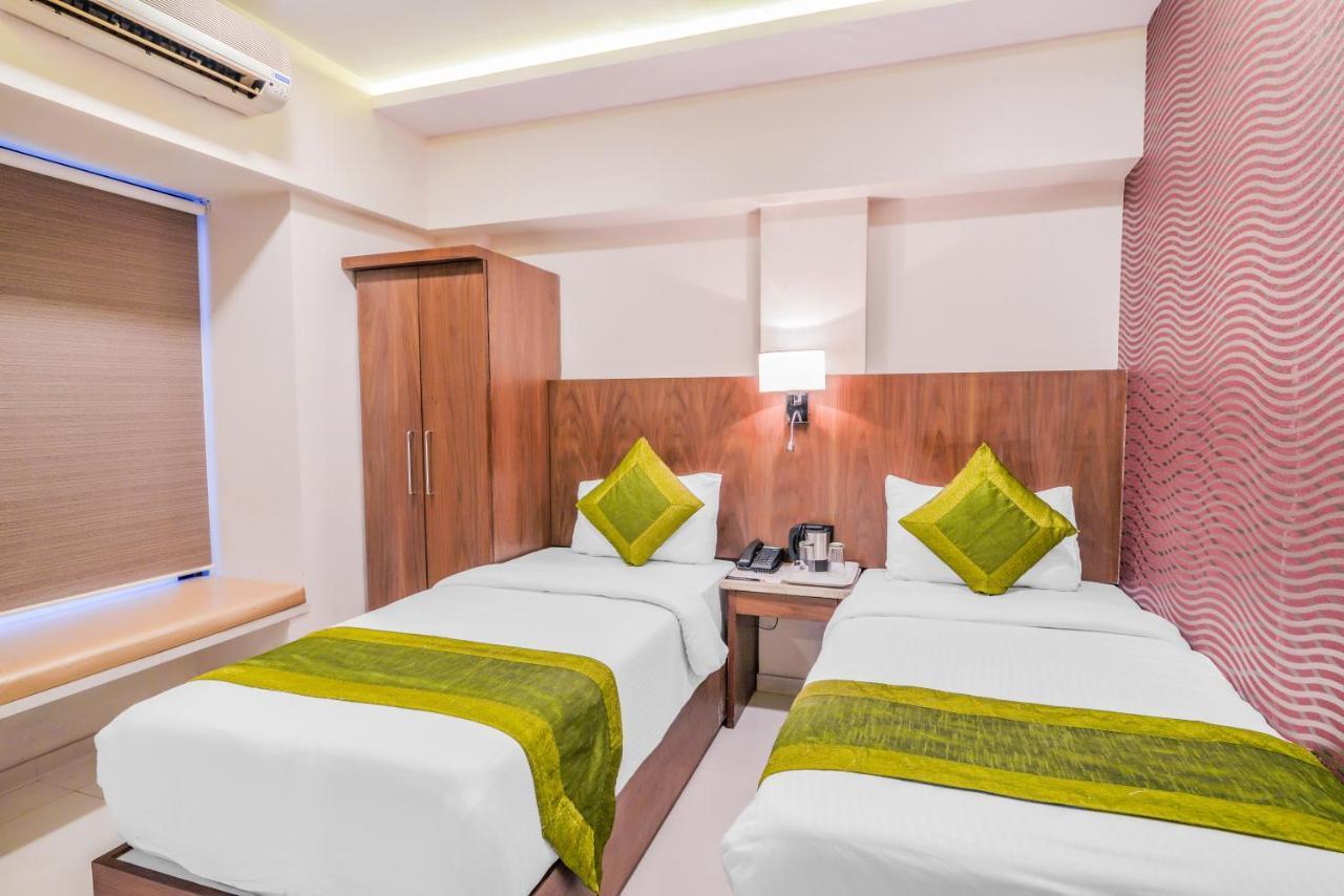 Oxford Hotel Powai ムンバイ エクステリア 写真