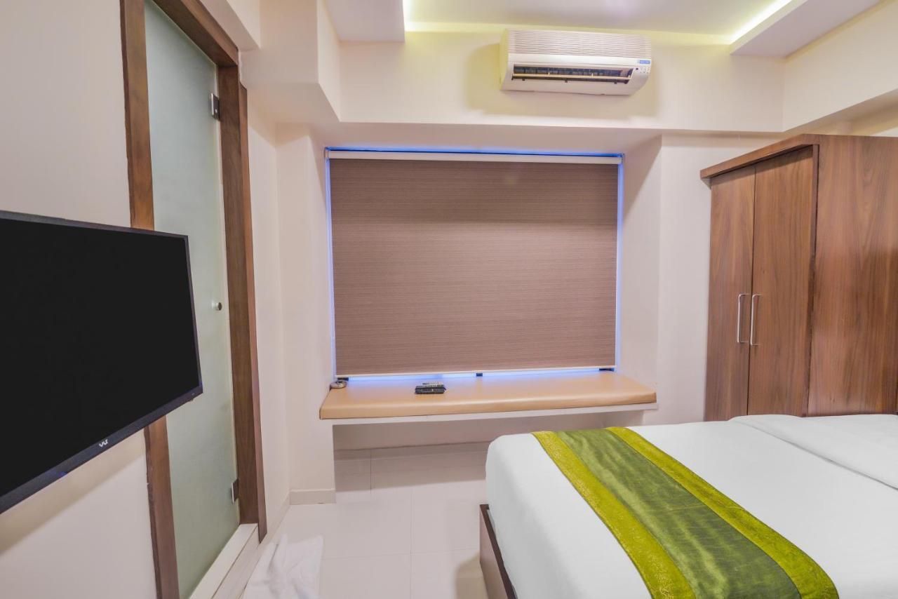 Oxford Hotel Powai ムンバイ エクステリア 写真
